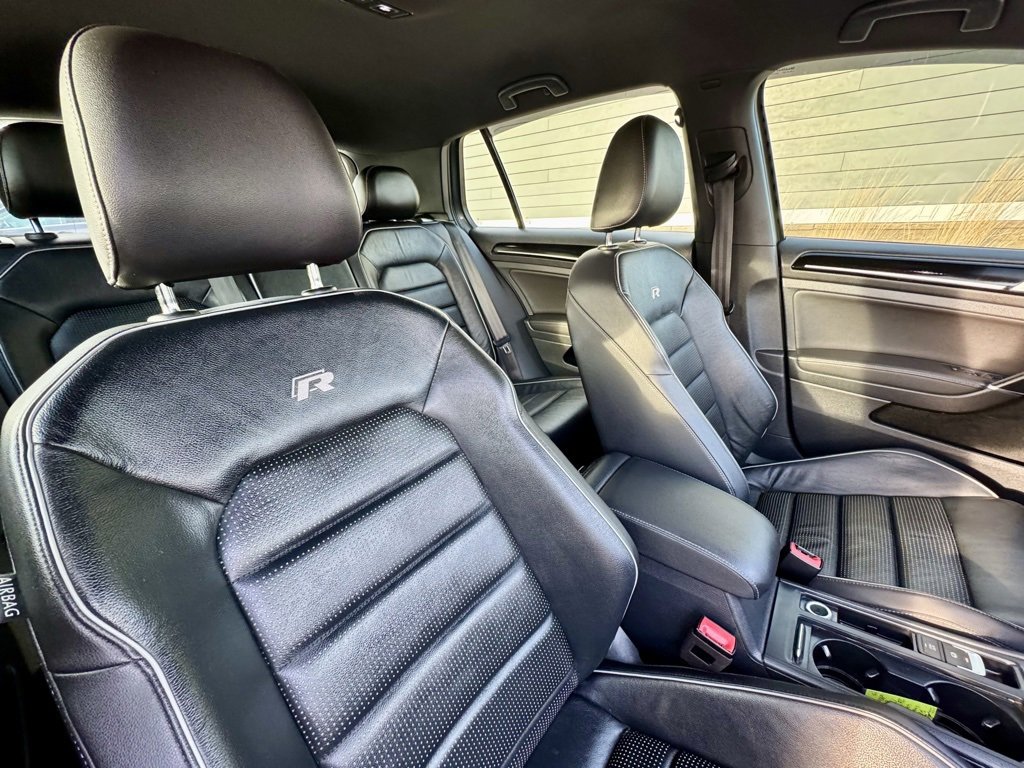 Used 2019 Volkswagen Golf R 4-Door image 23