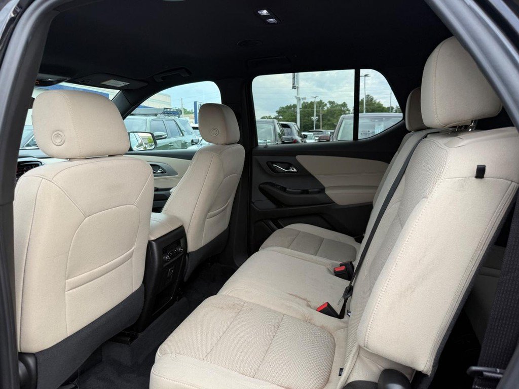 Used 2023 Chevrolet Traverse LS FWD image 14