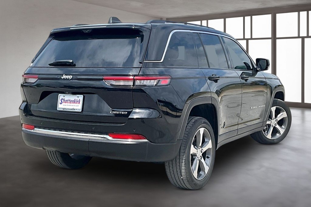 Used 2023 Jeep Grand Cherokee Limited w/ Luxury Tech Group II RWD image 6