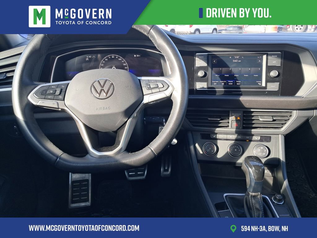 Used 2024 Volkswagen Jetta Sport image 21