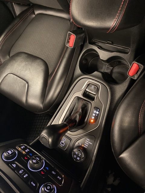 Used 2022 Jeep Cherokee Trailhawk image 13