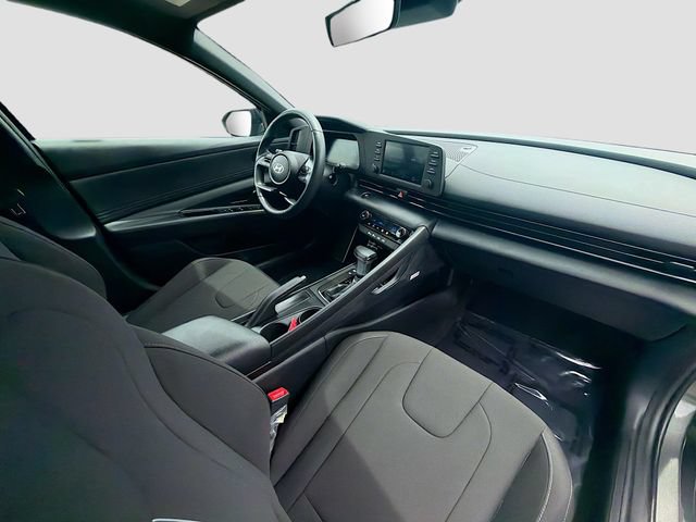 Certified 2025 Hyundai Elantra Sport FWD image 26