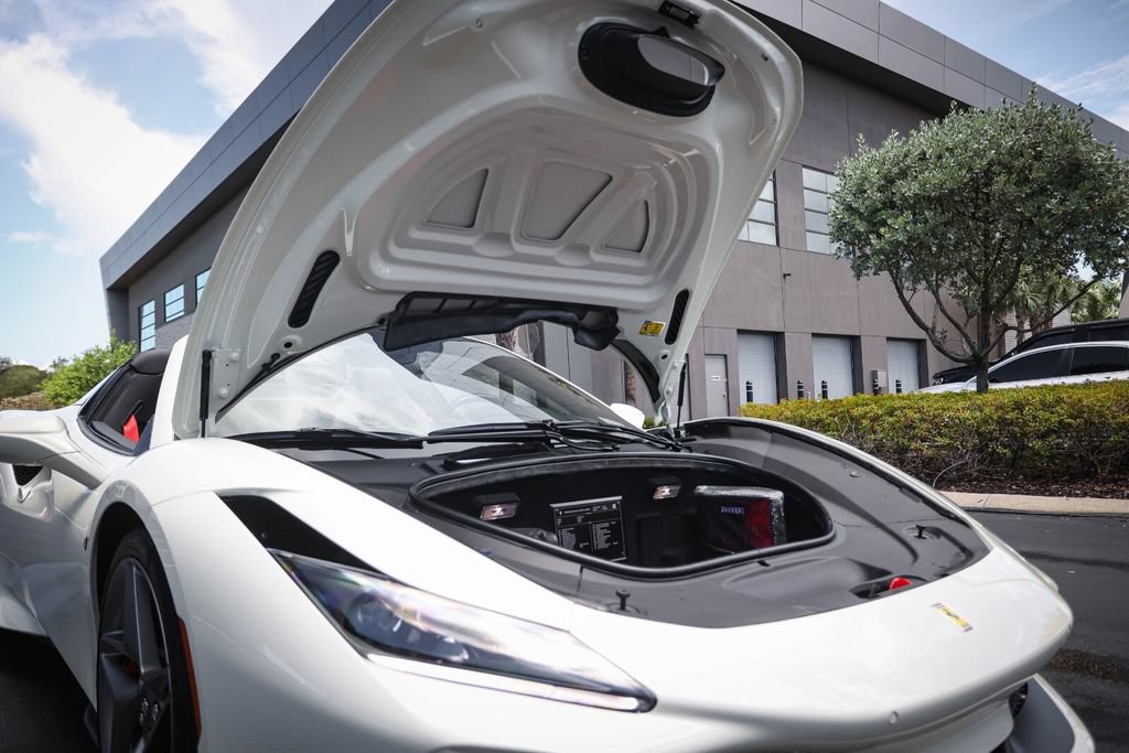 Used 2021 Ferrari F8 Tributo RWD image 27