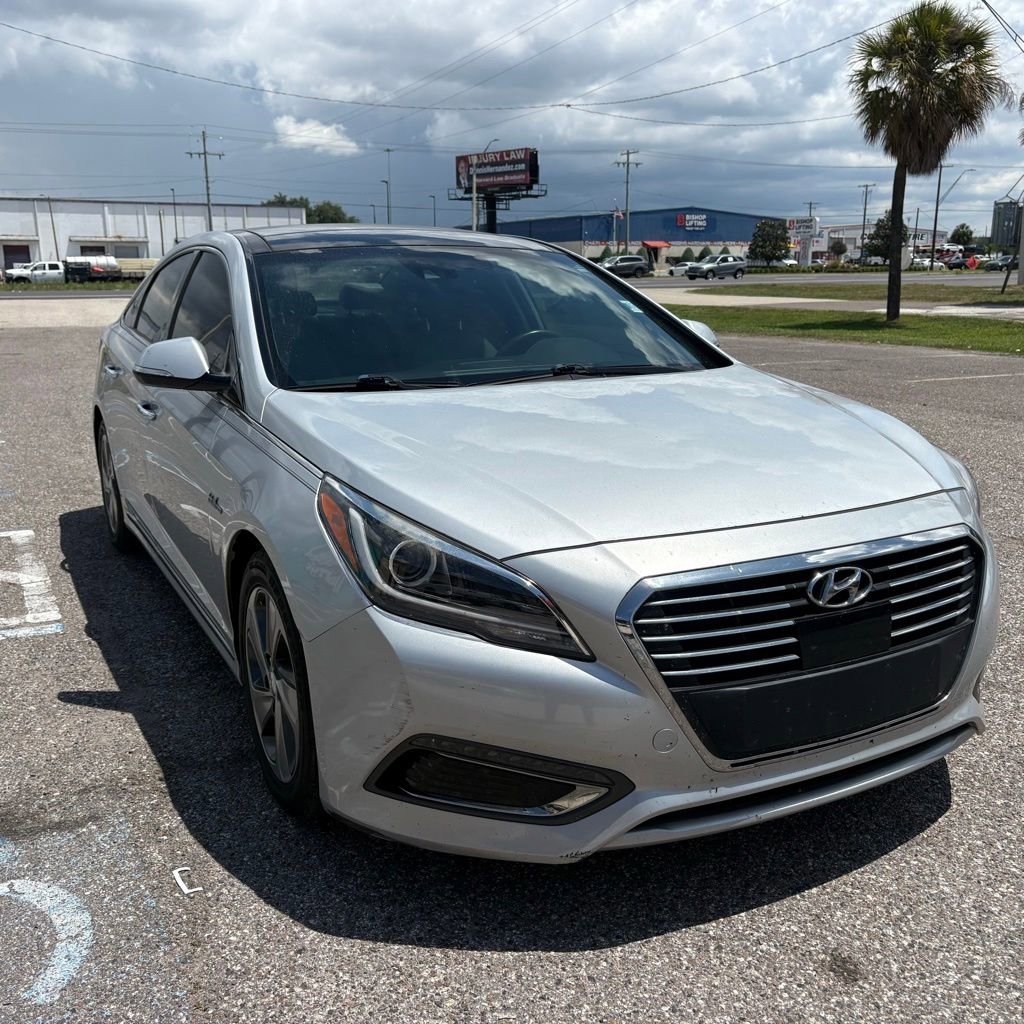 Used 2016 Hyundai Sonata Limited w/ Option Group 02 FWD image 1