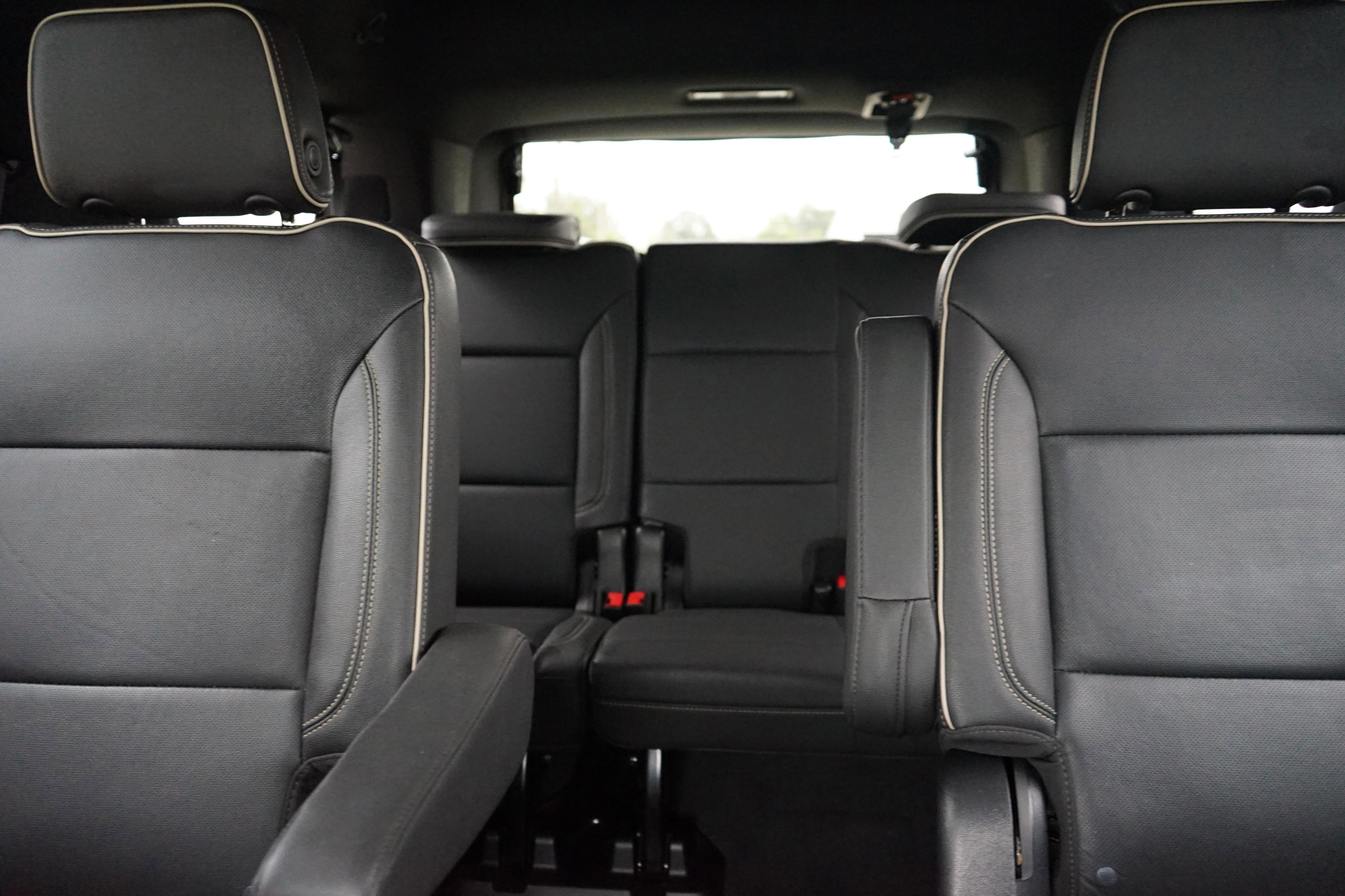 Used 2023 GMC Yukon SLT w/ SLT Premium Package AWD/4WD image 18