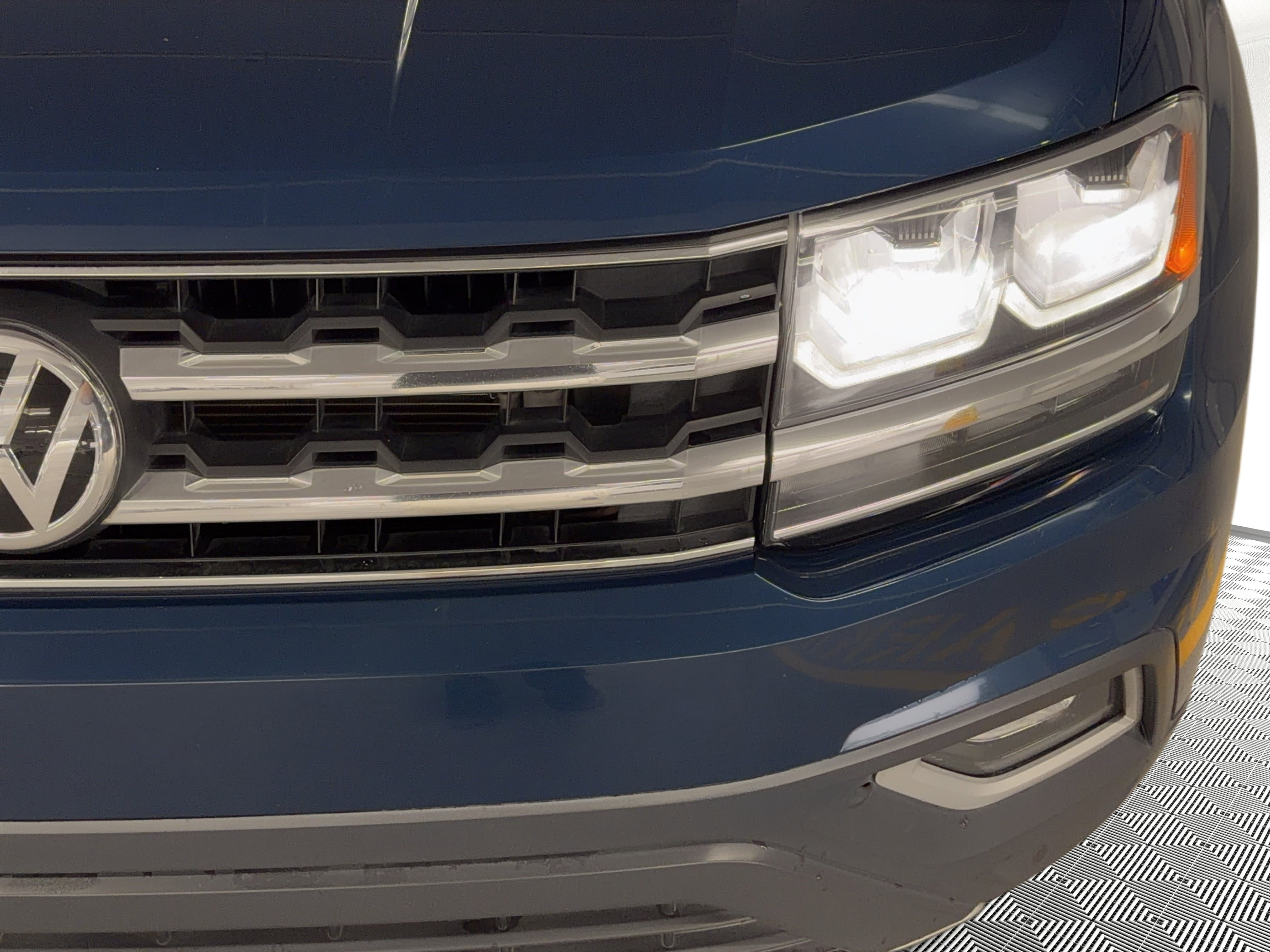 Used 2018 Volkswagen Atlas SEL FWD image 11
