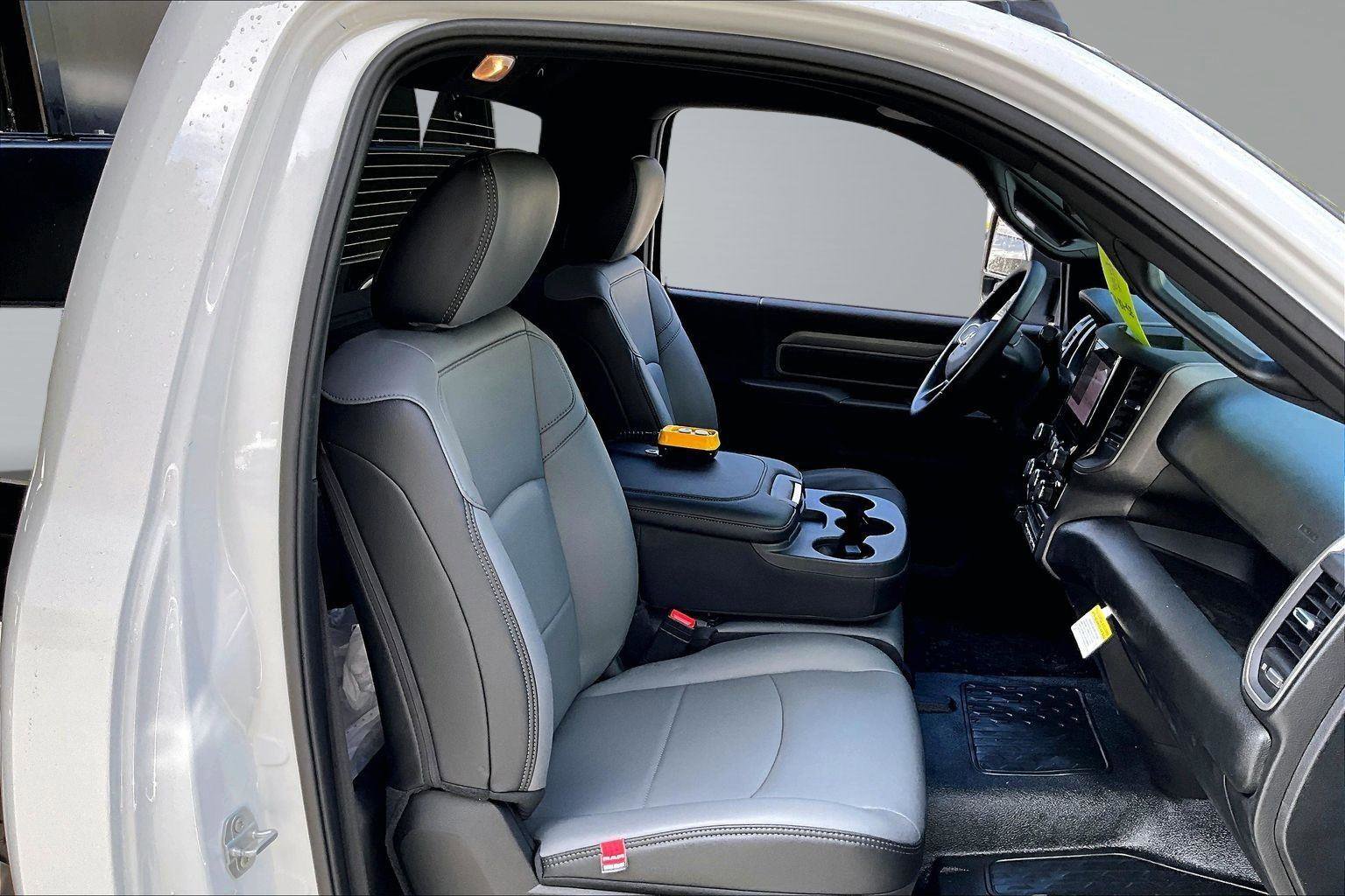 New 2026 RAM 5500 Tradesman AWD/4WD image 9