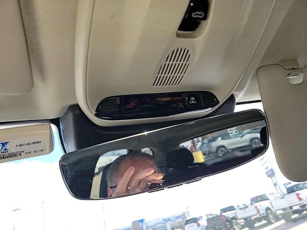 Used 2019 Volvo XC60 T6 Momentum w/ Multimedia Package image 38