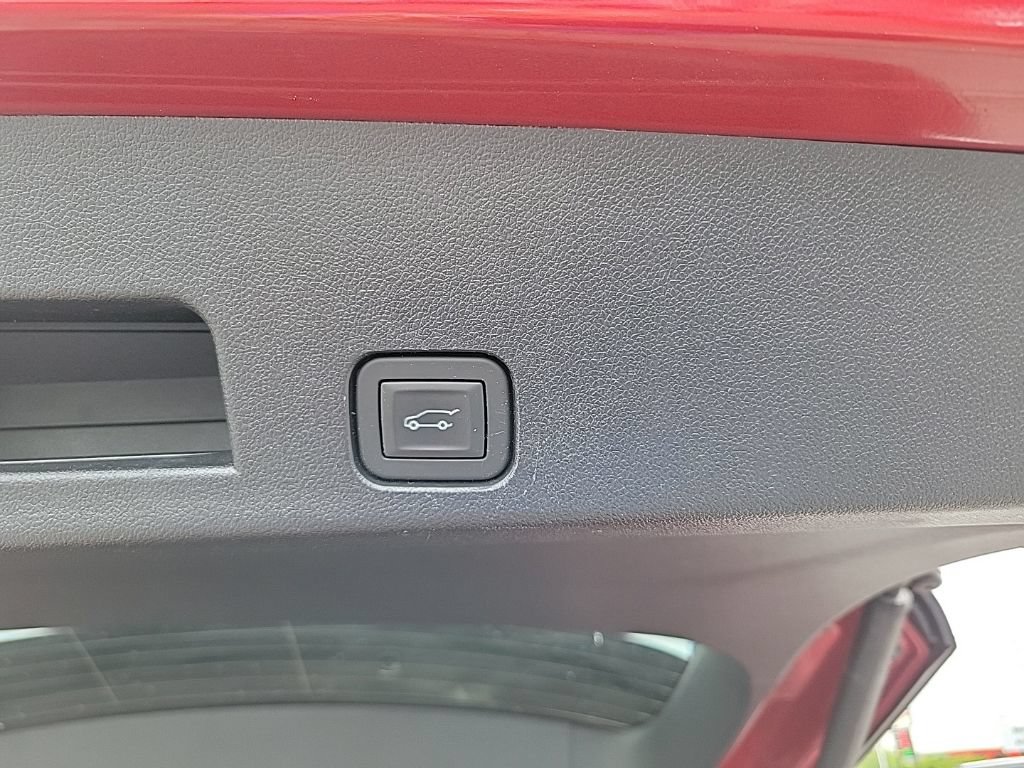 Used 2025 Buick Enclave Avenir AWD/4WD image 9
