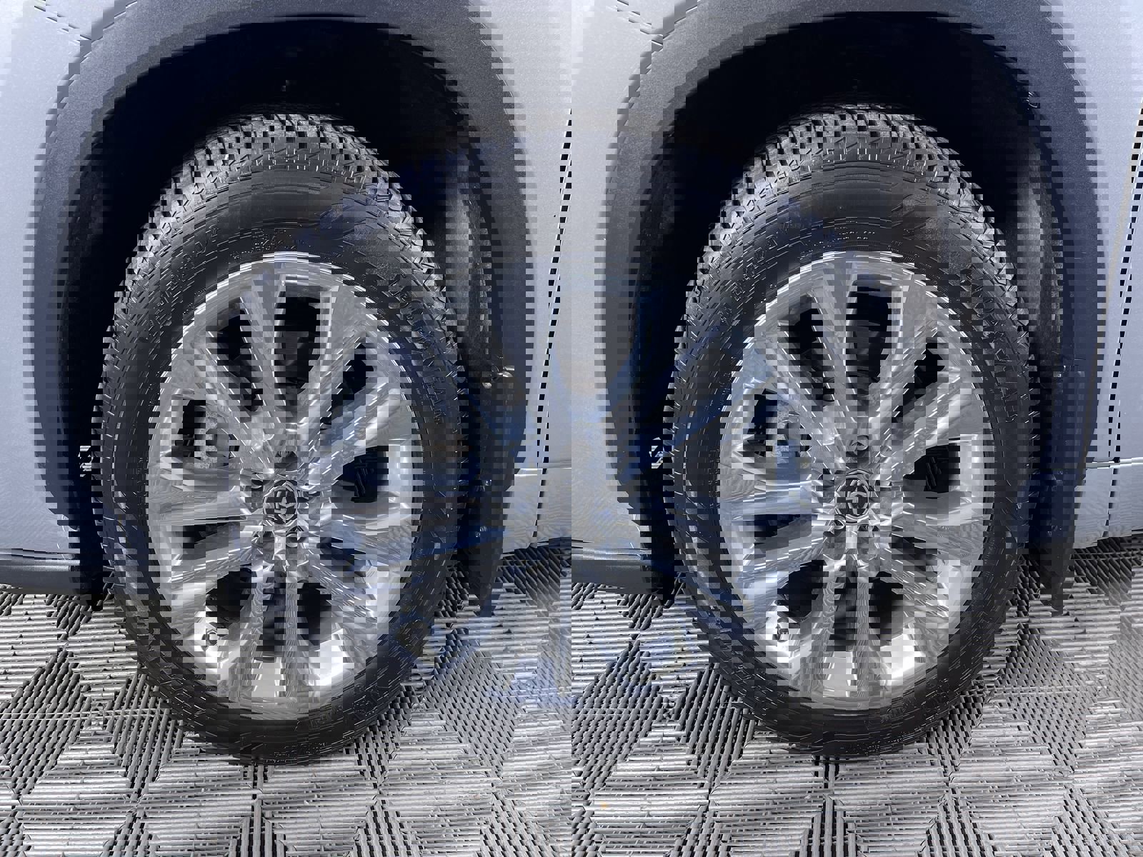 Used 2023 Toyota Highlander Limited image 26