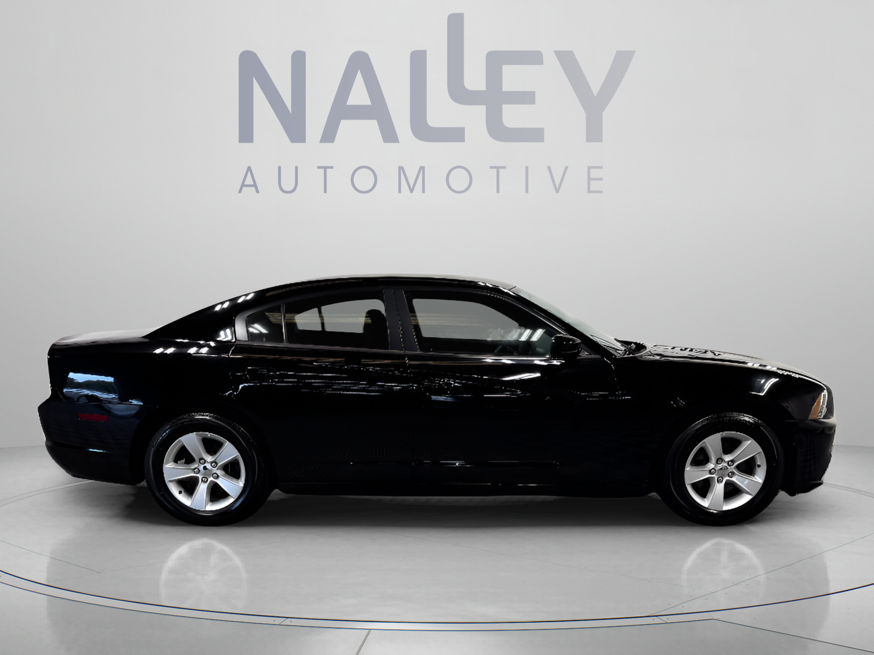 Used 2014 Dodge Charger SE RWD image 6