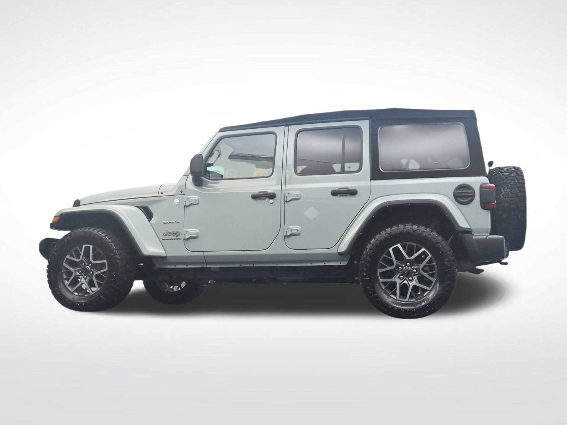 Used 2024 Jeep Wrangler Unlimited Sahara w/ Safety Group AWD/4WD image 36