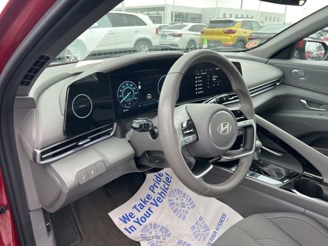 Used 2025 Hyundai Elantra SEL image 9