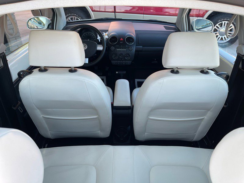 Used 2008 Volkswagen Beetle S image 40