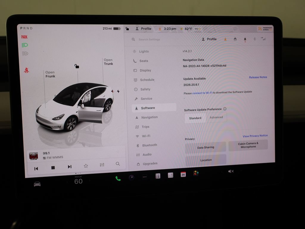 Used 2023 Tesla Model Y Long Range AWD/4WD image 45