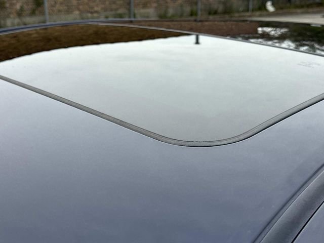 Used 2015 Lexus ES 300h w/ Navigation System Package FWD image 11