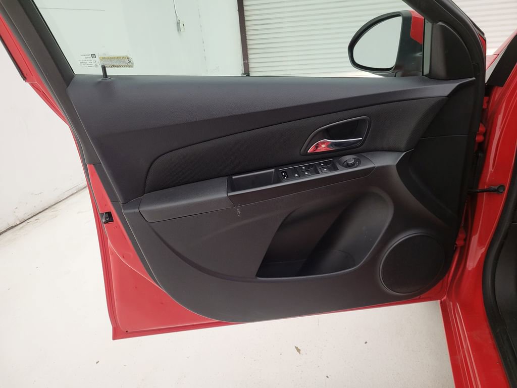 Used 2015 Chevrolet Cruze LT image 21