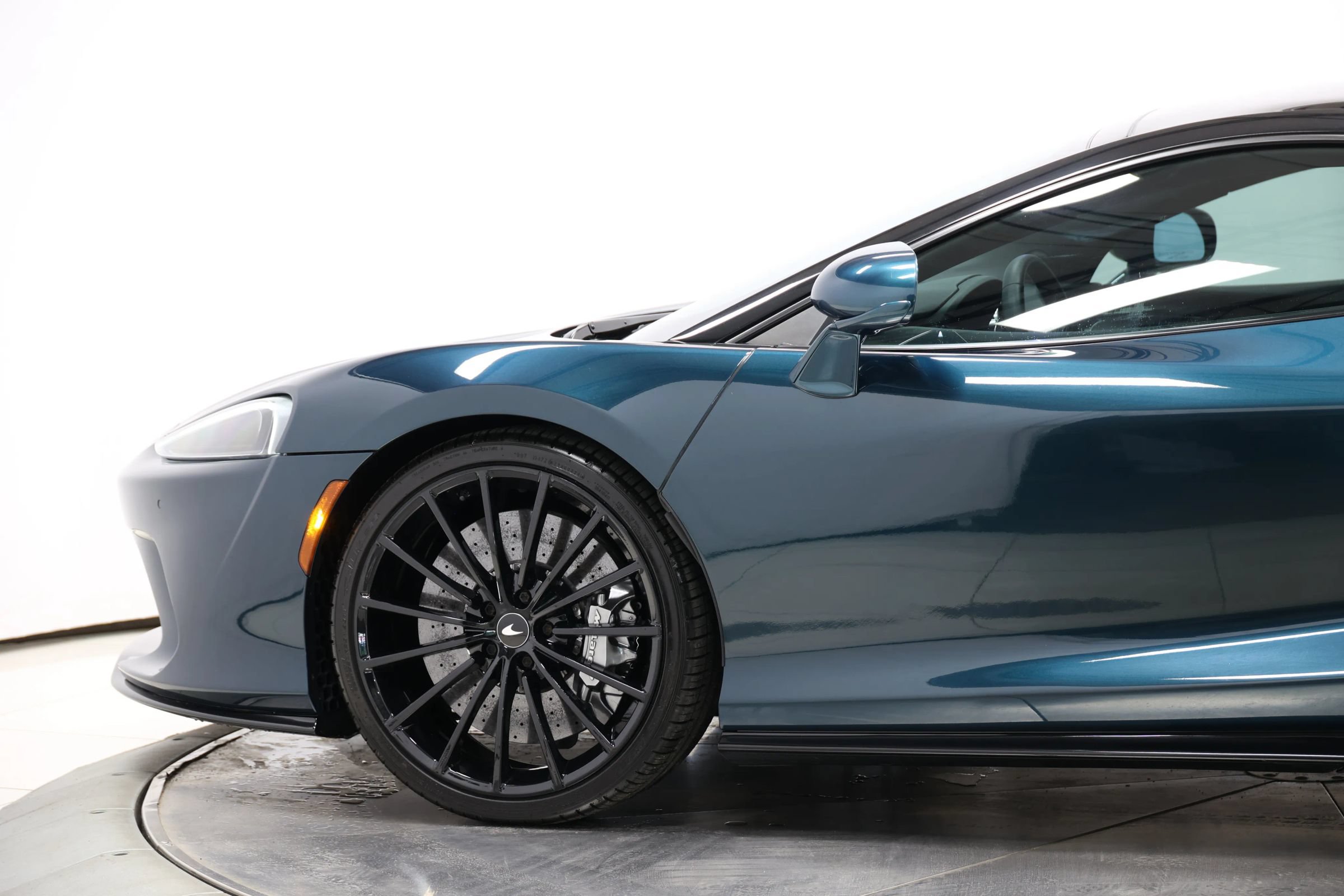 Used 2021 McLaren GT RWD image 8