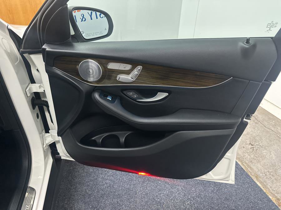 Used 2017 Mercedes-Benz GLC 300 4MATIC image 14