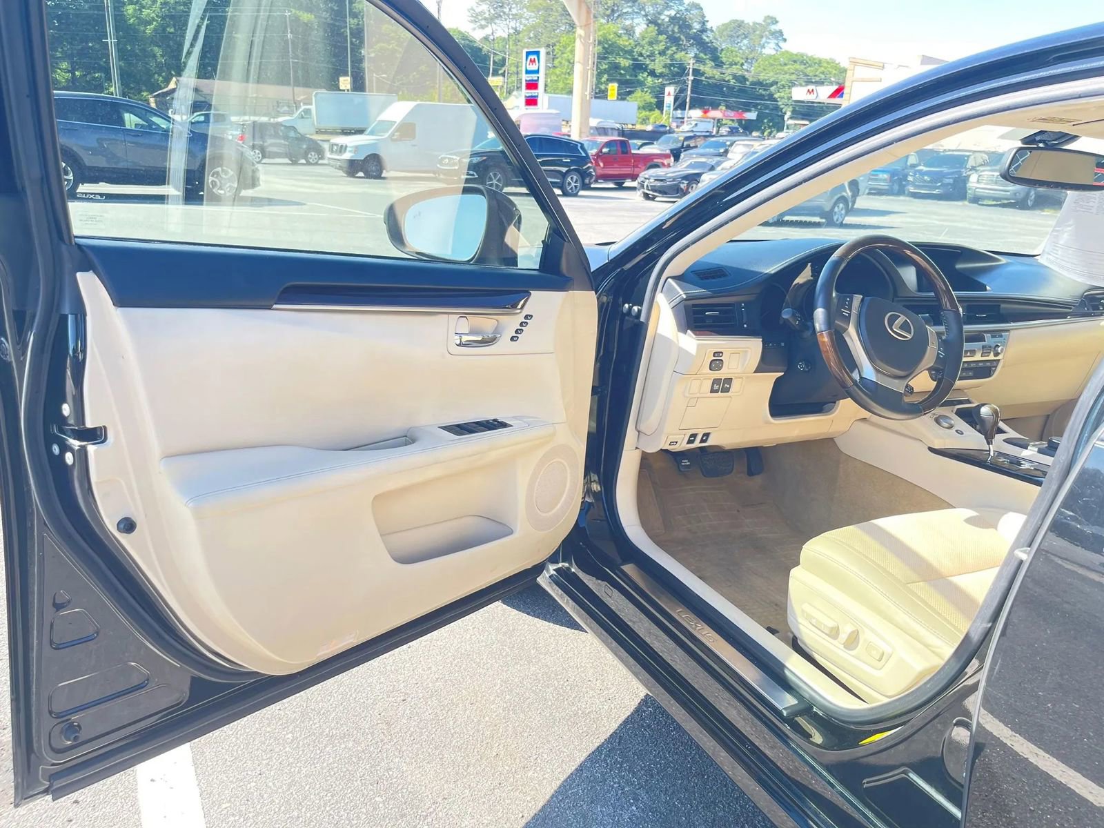 Used 2014 Lexus ES 350 w/ Premium Package FWD image 8