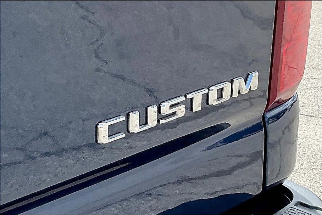 Used 2022 Chevrolet Silverado 2500 Custom w/ Custom Value Package image 33