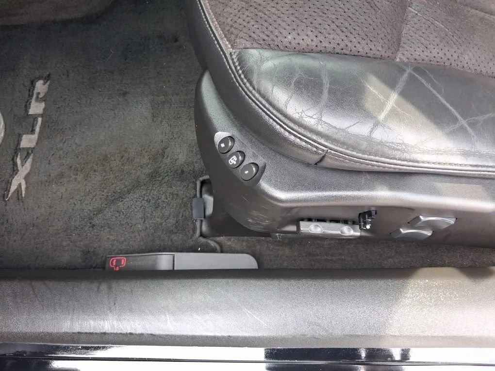 Used 2006 Cadillac XLR V RWD image 32