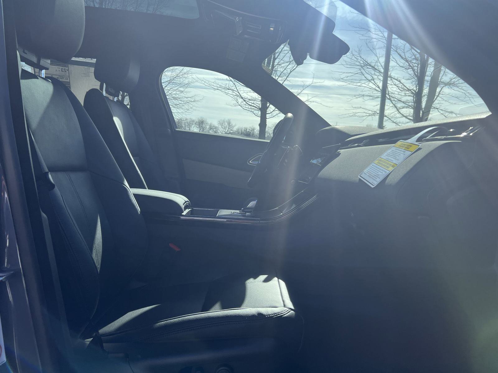 New 2025 Land Rover Range Rover Velar Dynamic SE image 26