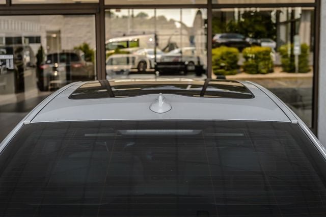 Used 2018 BMW 740i xDrive AWD/4WD image 10