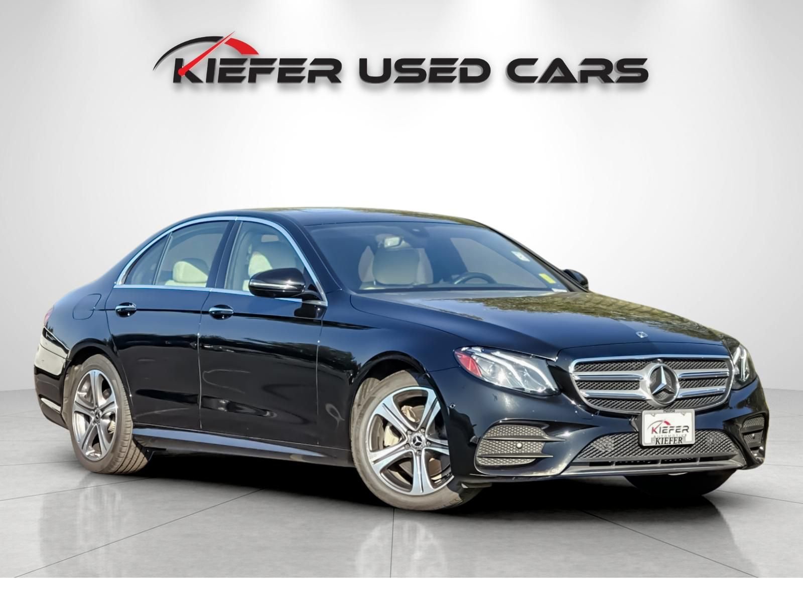Used 2019 Mercedes-Benz E 300 image 2