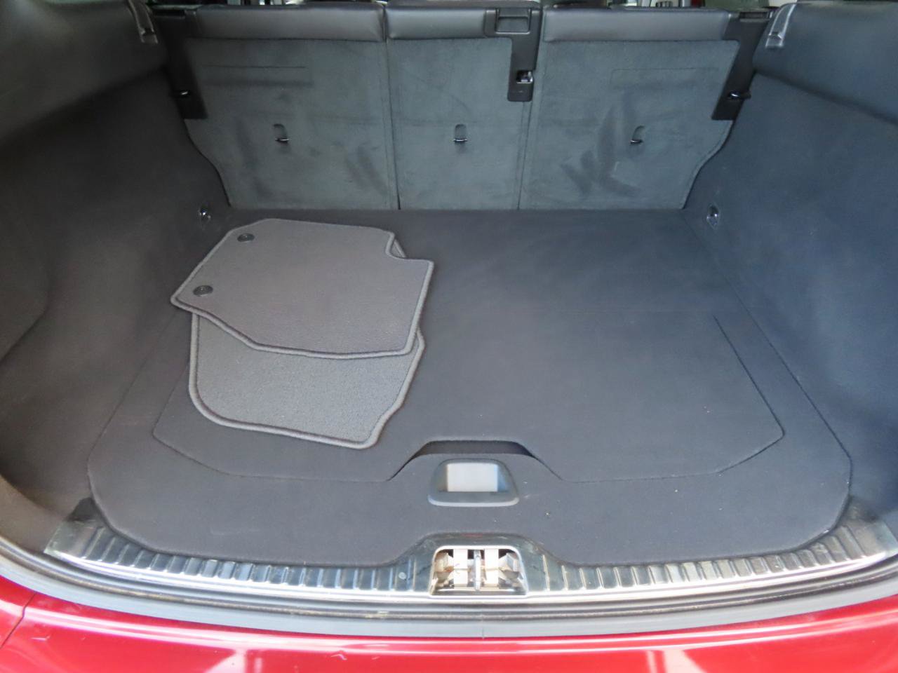 Used 2016 Volvo XC60 T6 w/ Proximity Package FWD image 17