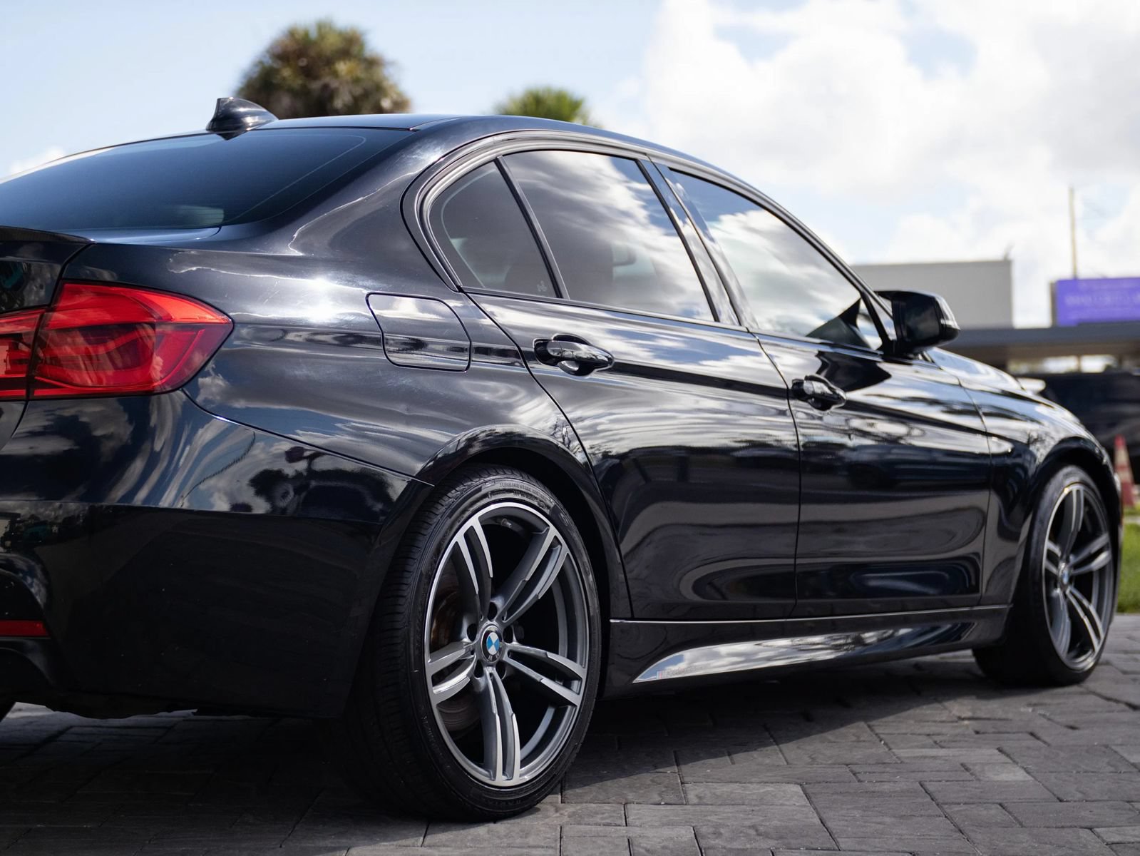Used 2018 BMW 340i Sedan w/ Premium Package RWD image 16