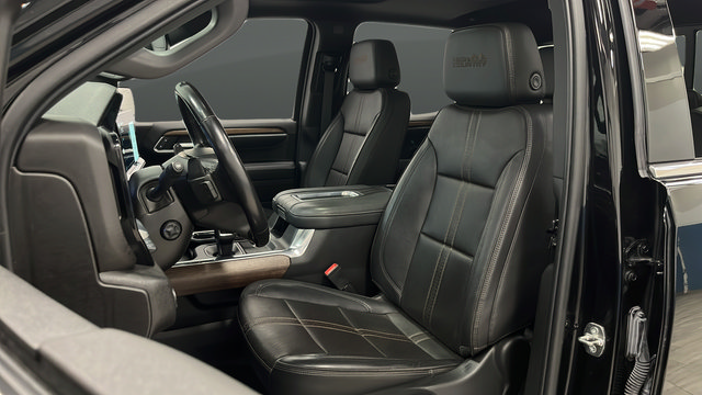 Used 2022 Chevrolet Silverado 1500 High Country w/ High Country Premium Package AWD/4WD image 9