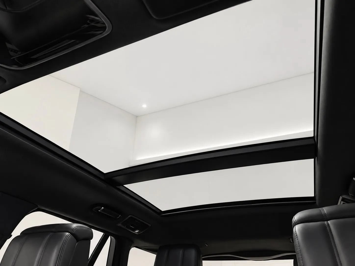 Used 2018 Land Rover Range Rover Autobiography AWD/4WD image 32