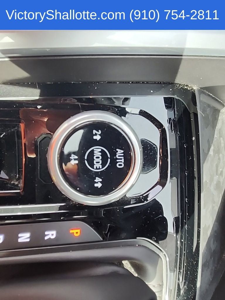 Used 2024 Chevrolet Colorado Trail Boss w/ Technology Package image 5