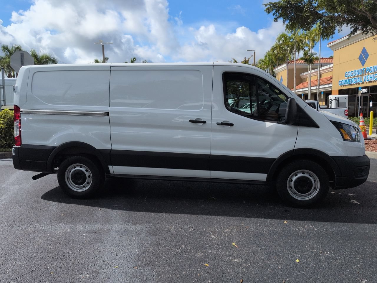 Used 2024 Ford Transit 150 Low Roof RWD image 3