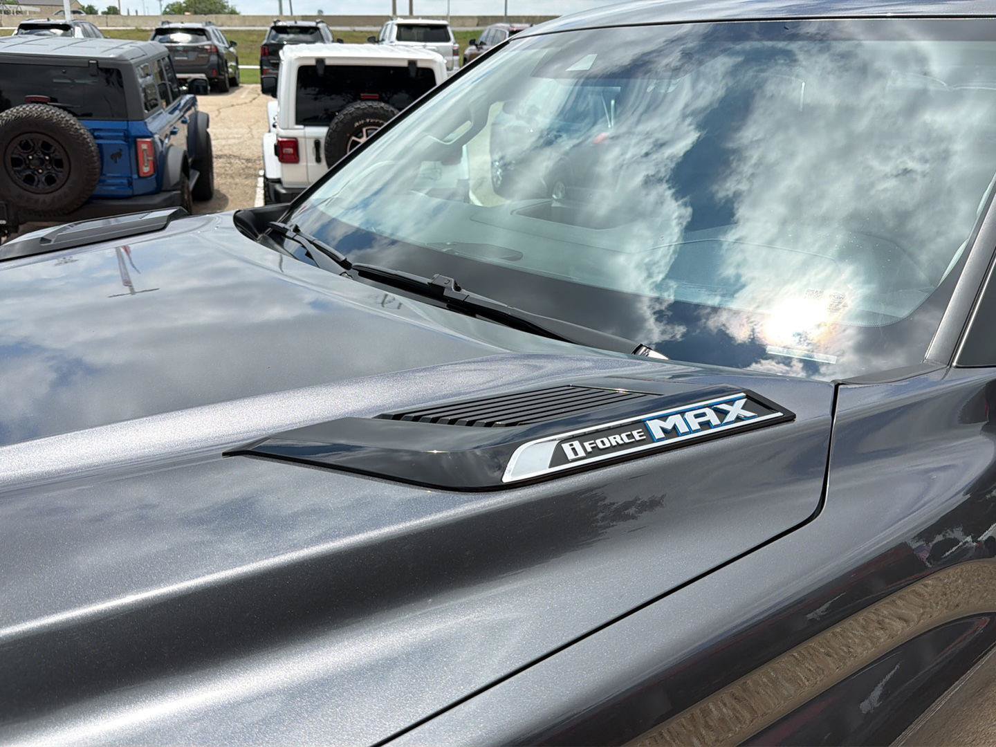 Used 2024 Toyota Tundra Limited AWD/4WD image 8