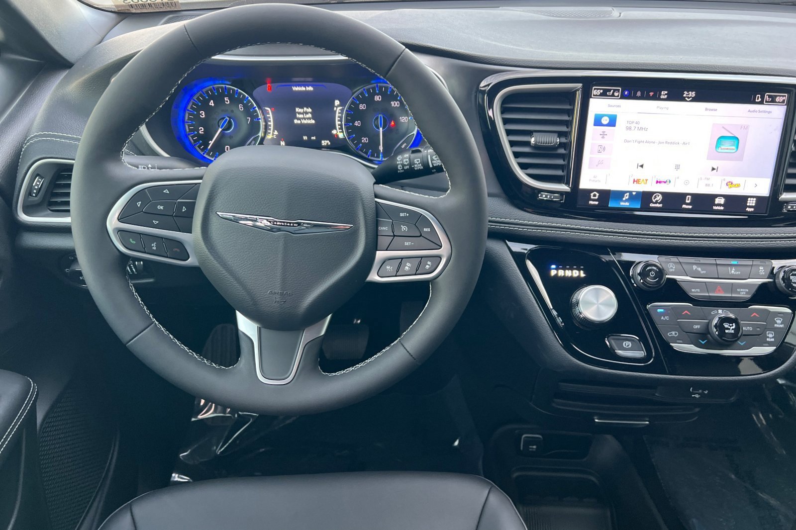 New 2026 Chrysler Pacifica Select image 12