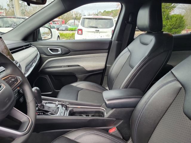 Used 2024 Jeep Compass Latitude w/ Altitude Special Edition image 14