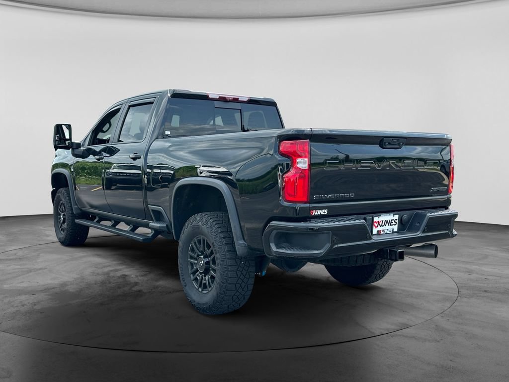 Used 2024 Chevrolet Silverado 2500 ZR2 w/ Technology Package AWD/4WD image 7