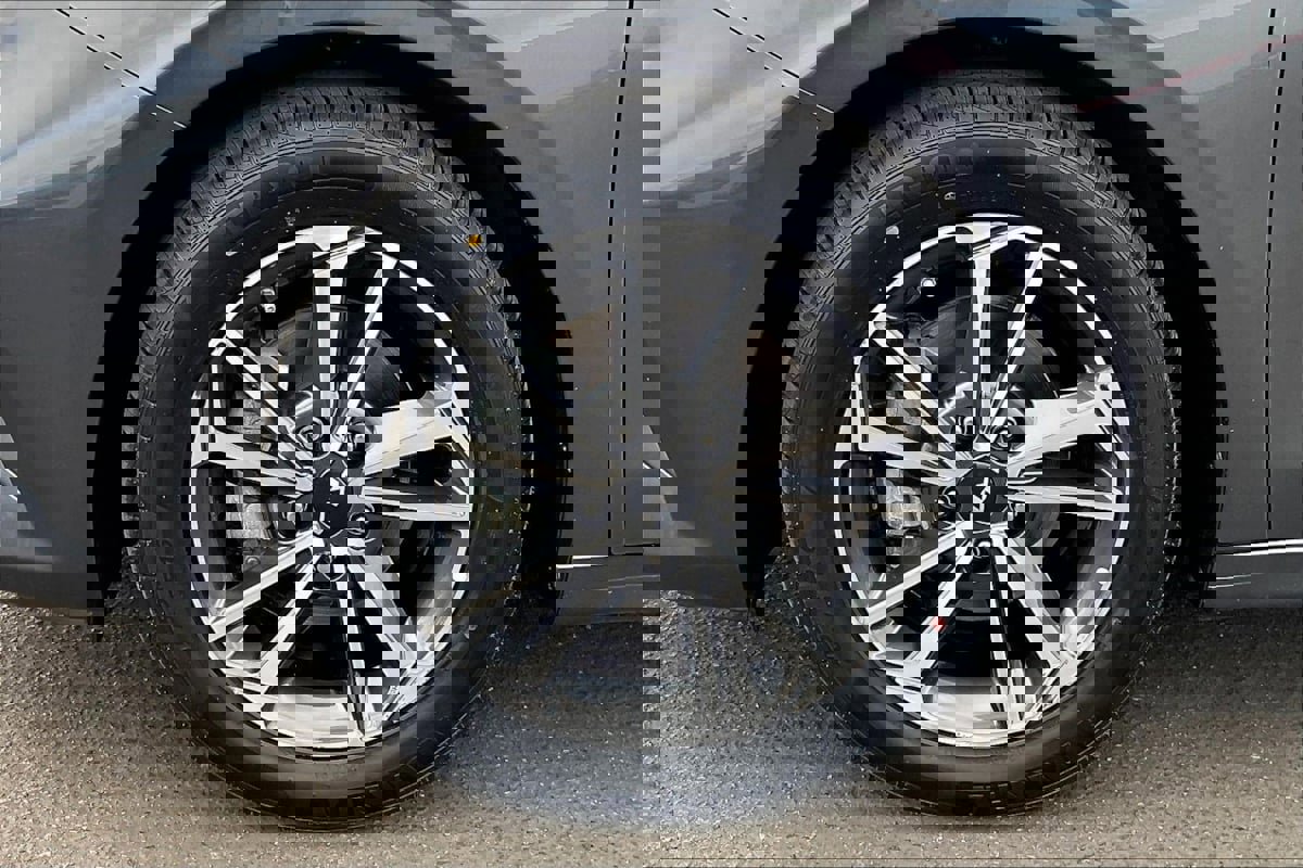 Used 2022 Kia Forte LXS image 9