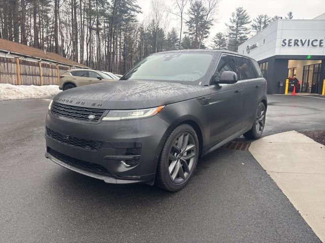 Used 2025 Land Rover Range Rover Sport Dynamic SE image 3