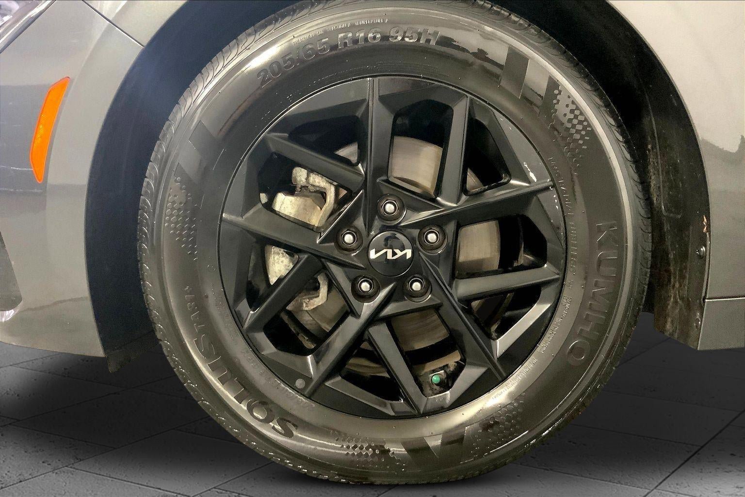 Certified 2025 Kia K5 LXS FWD image 9