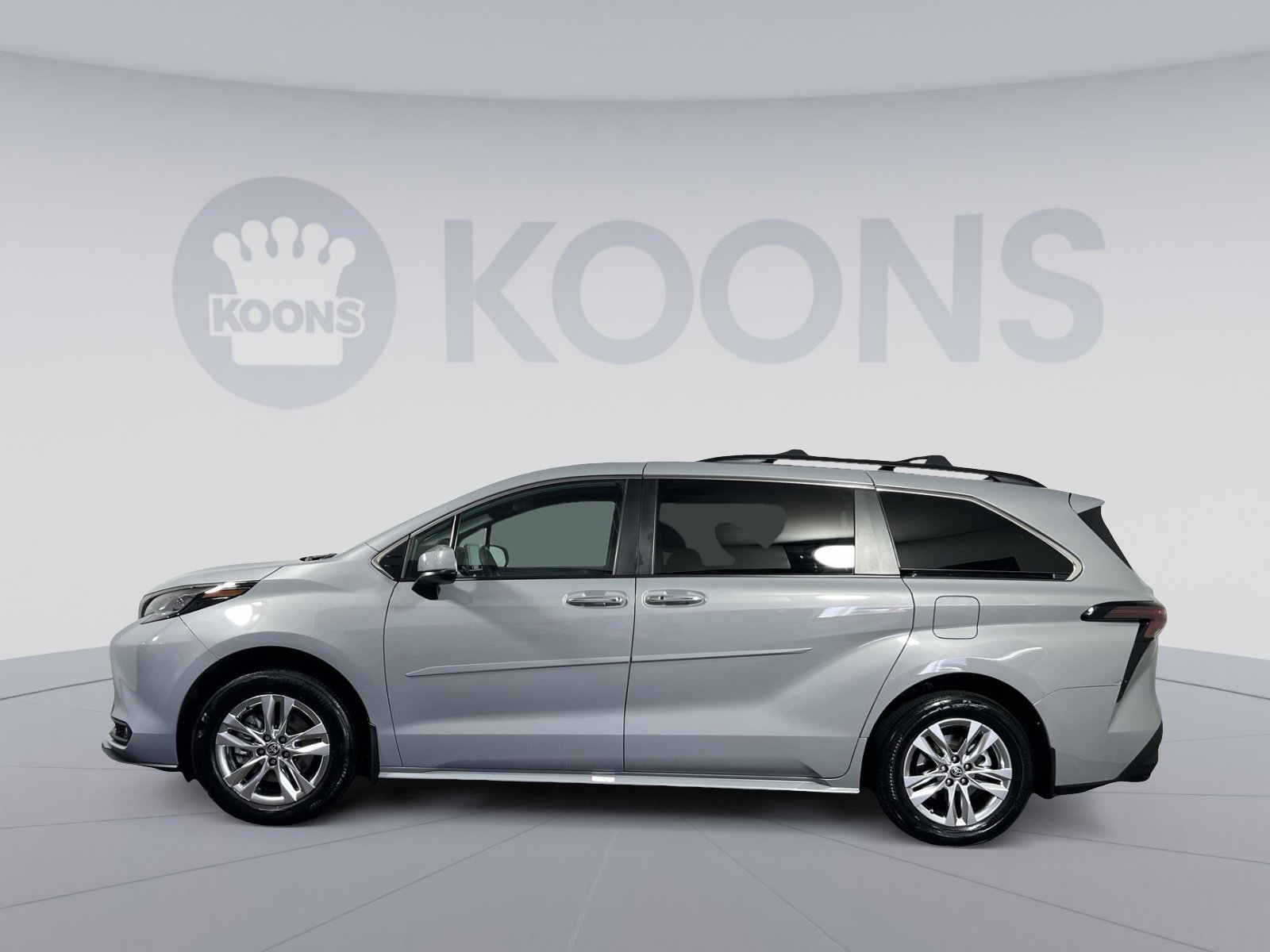Used 2023 Toyota Sienna XLE Woodland Edition AWD/4WD image 7