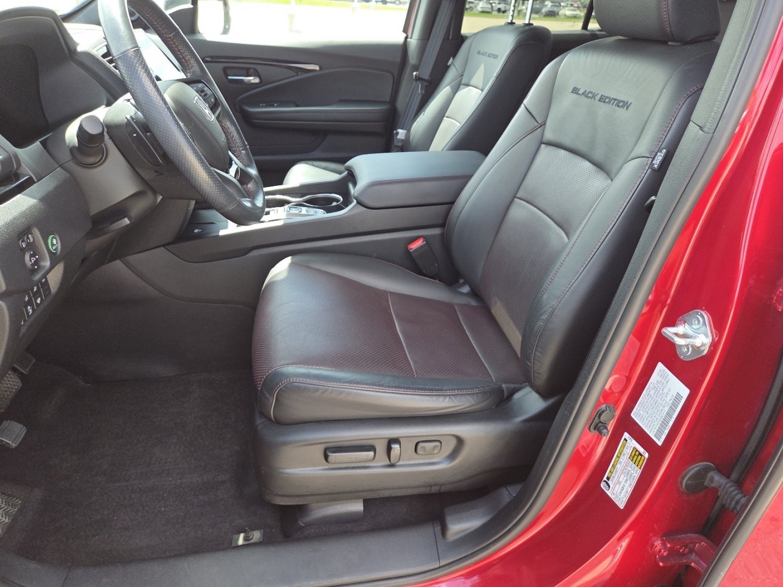 Used 2025 Honda Ridgeline Black Edition image 24