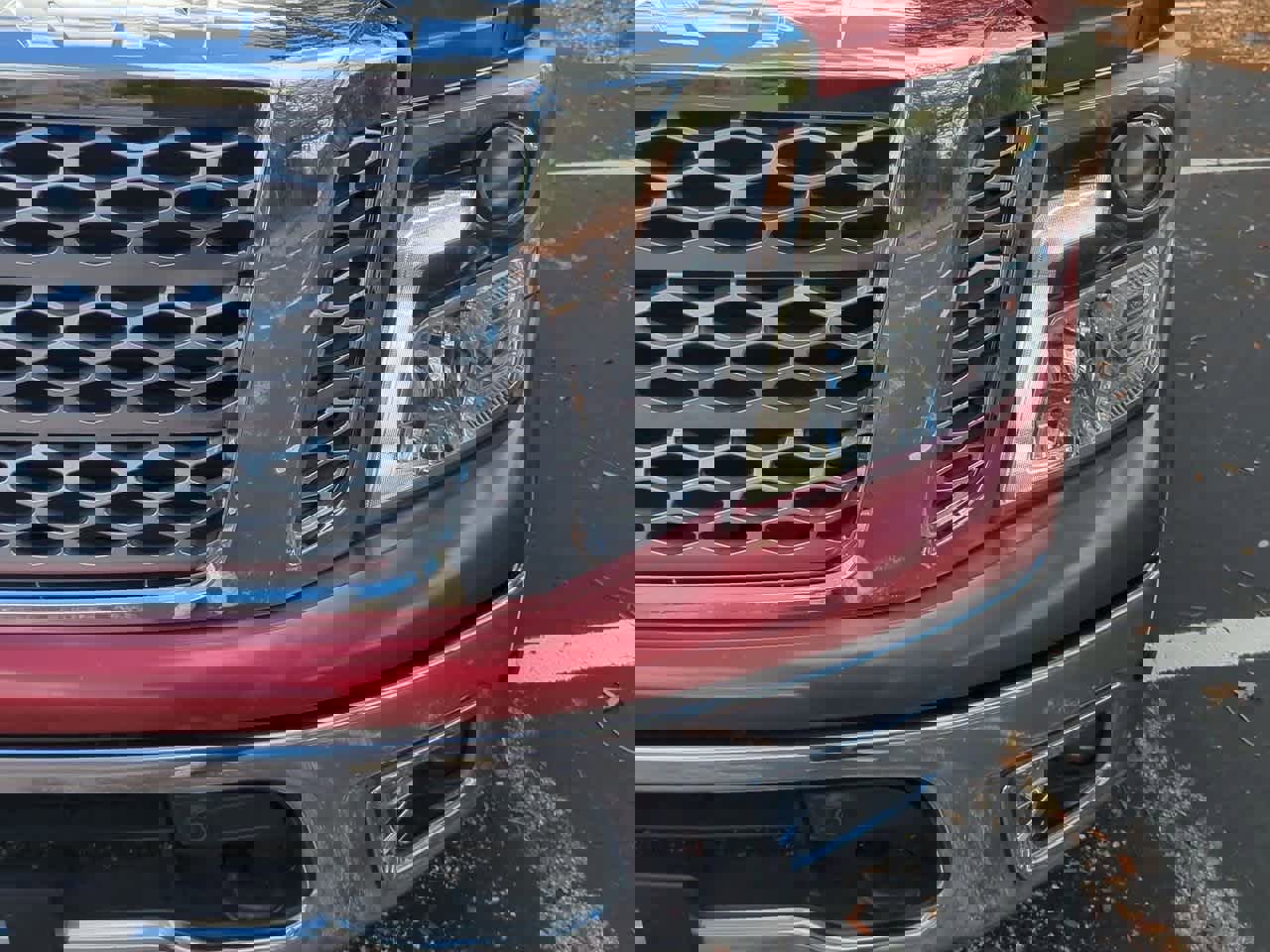 Used 2018 Nissan Titan SL image 11