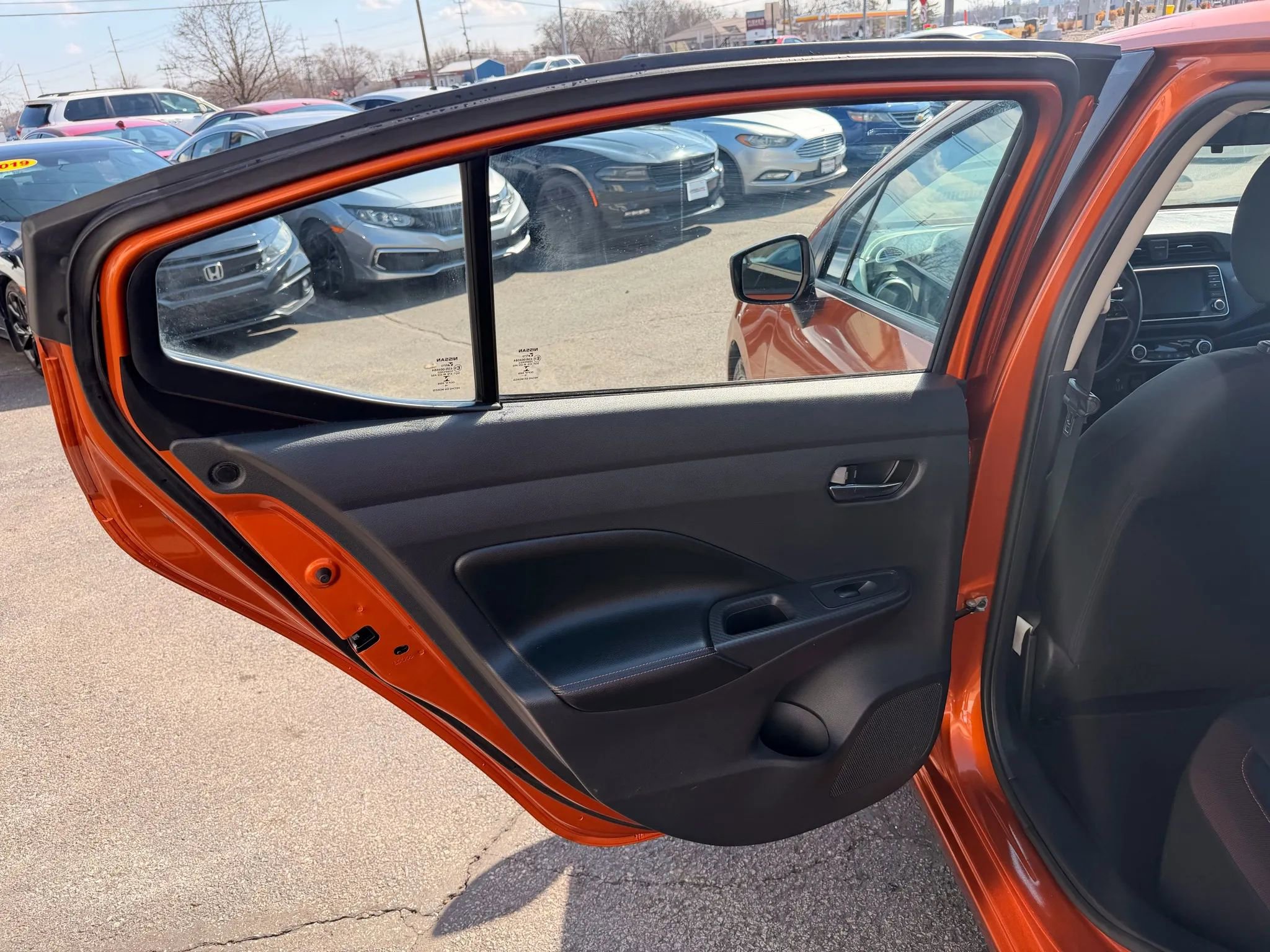 Used 2020 Nissan Versa SR w/ Lighting Package image 18