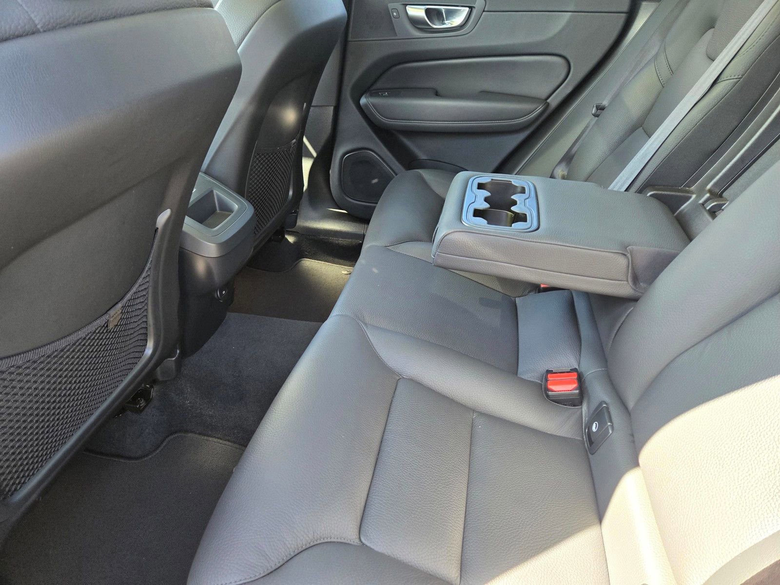 Certified 2025 Volvo XC60 B5 Plus AWD/4WD image 15