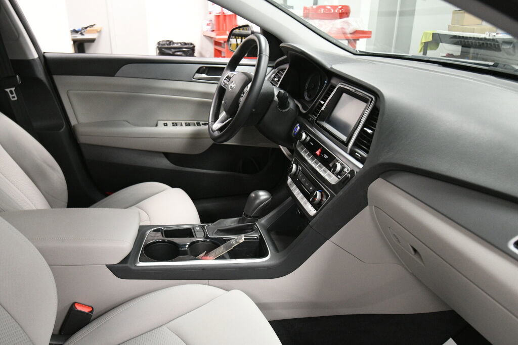 Used 2018 Hyundai Sonata SEL w/ Cargo Package image 28