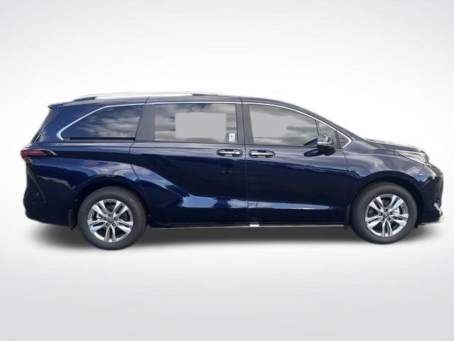 New 2026 Toyota Sienna Limited FWD image 10