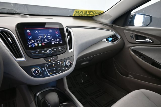 Used 2025 Chevrolet Malibu LT FWD image 21